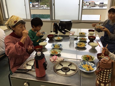 5・6年 家庭科_西原　睦美_調理実習_18
